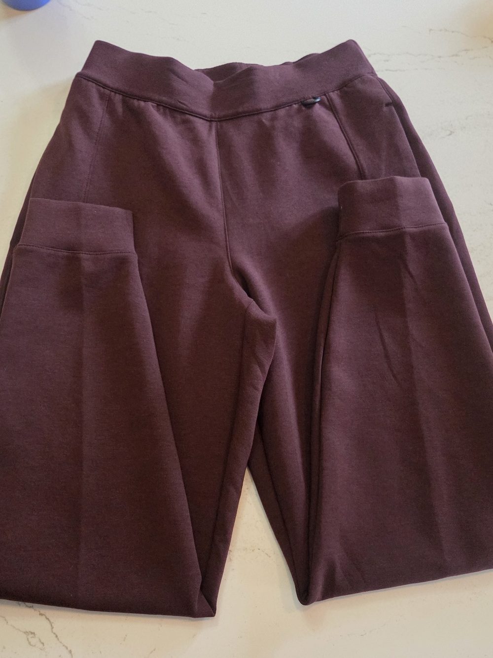 Nike 24.7 ImpossiblySoft Mid-Rise Joggers